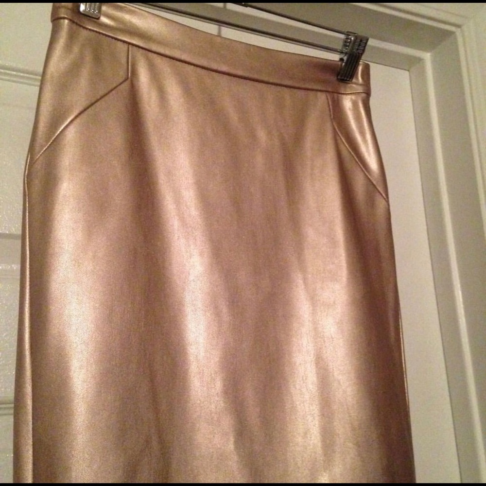 X-small. New rose gold pleather skirt